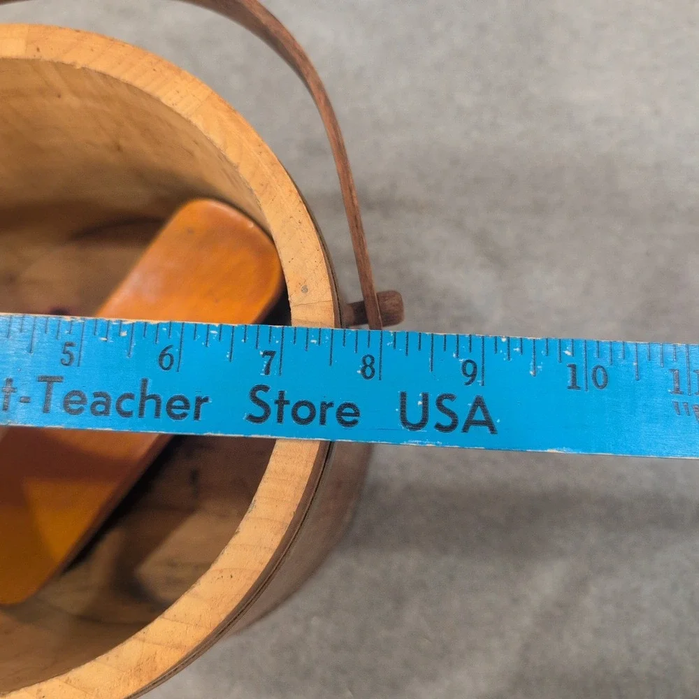 Vintage Firkin Style Wooden Shoe Shine Bucket with Footrest and German Brush - Picture 7 of 7